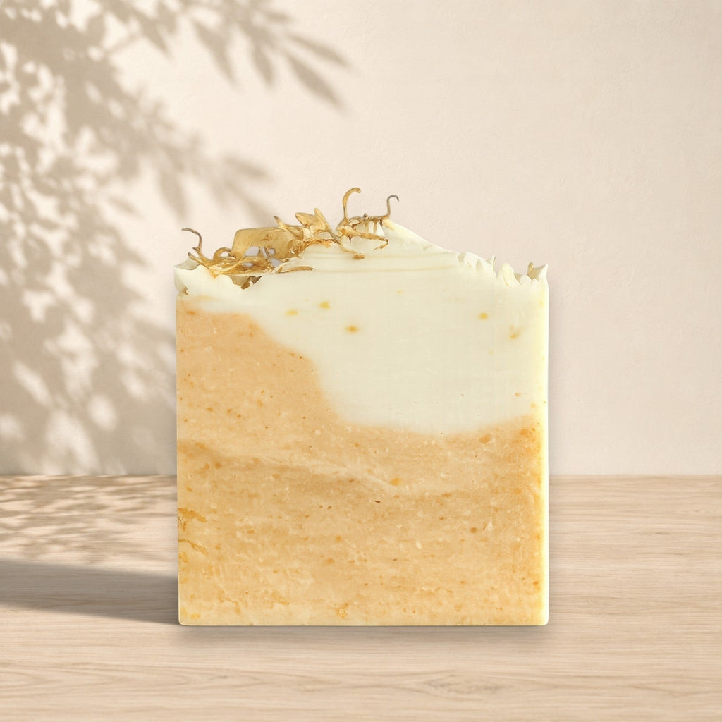 Savon doux NÉFERTITI cire d'abeille, curcuma et calendula