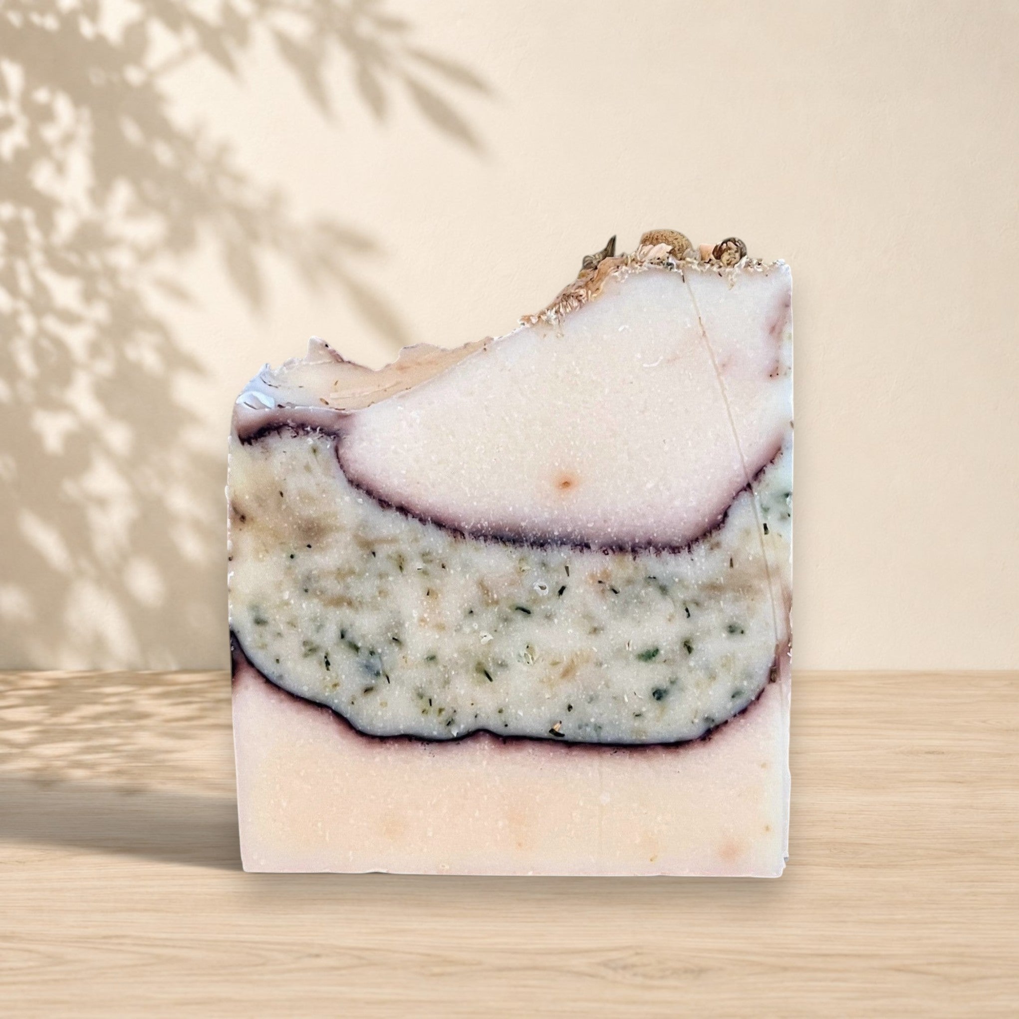 Savon au lait de chèvre SOPHIE miel et macérât de camomilles