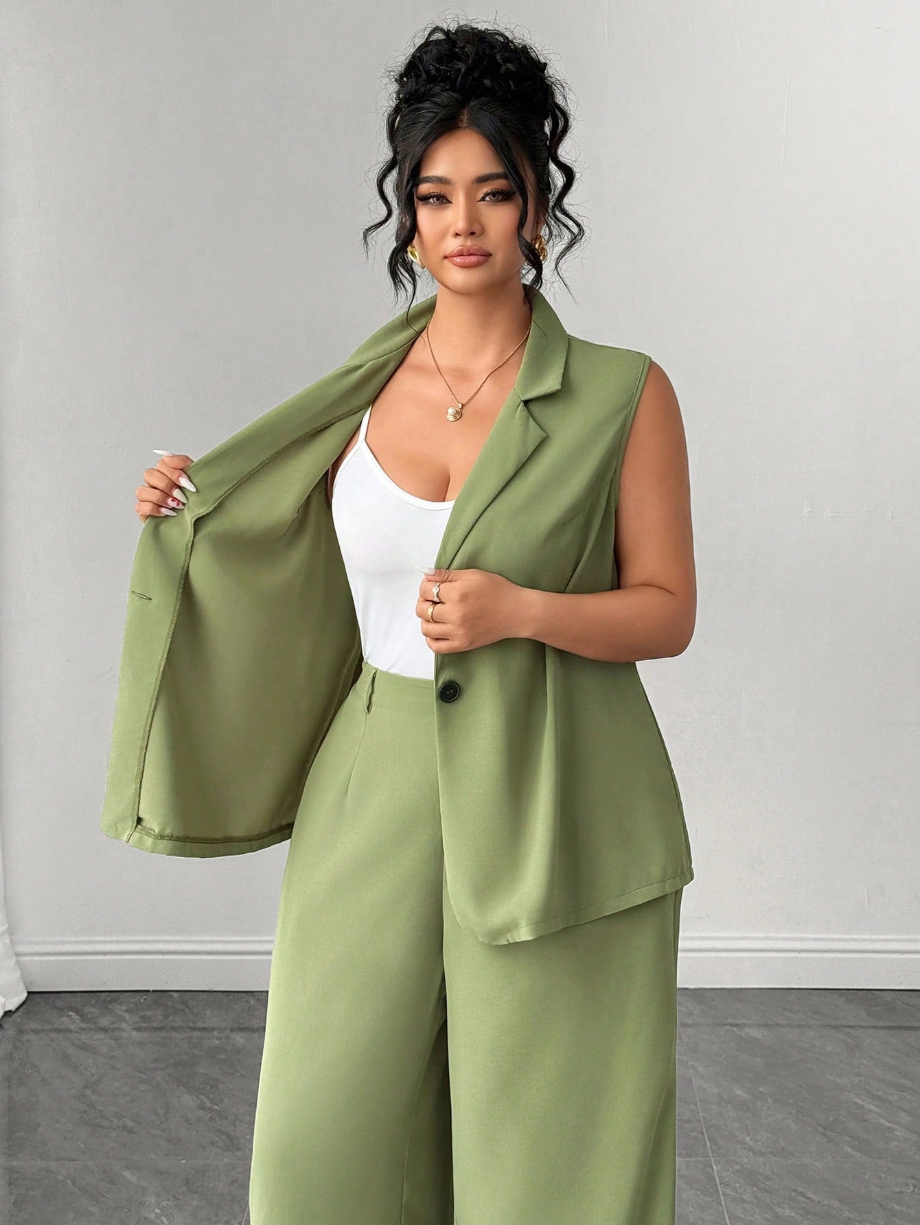 GlowEve CURVE Women's Plus Size Sleeveless Blazer Vest, Wide Leg Long Pants And Camisole Set, Gentle And Cool 3-Piece Outfit For Outing, Commuting, Dating, Gathering, Light Business, Casual Streetwear, Easy To Match