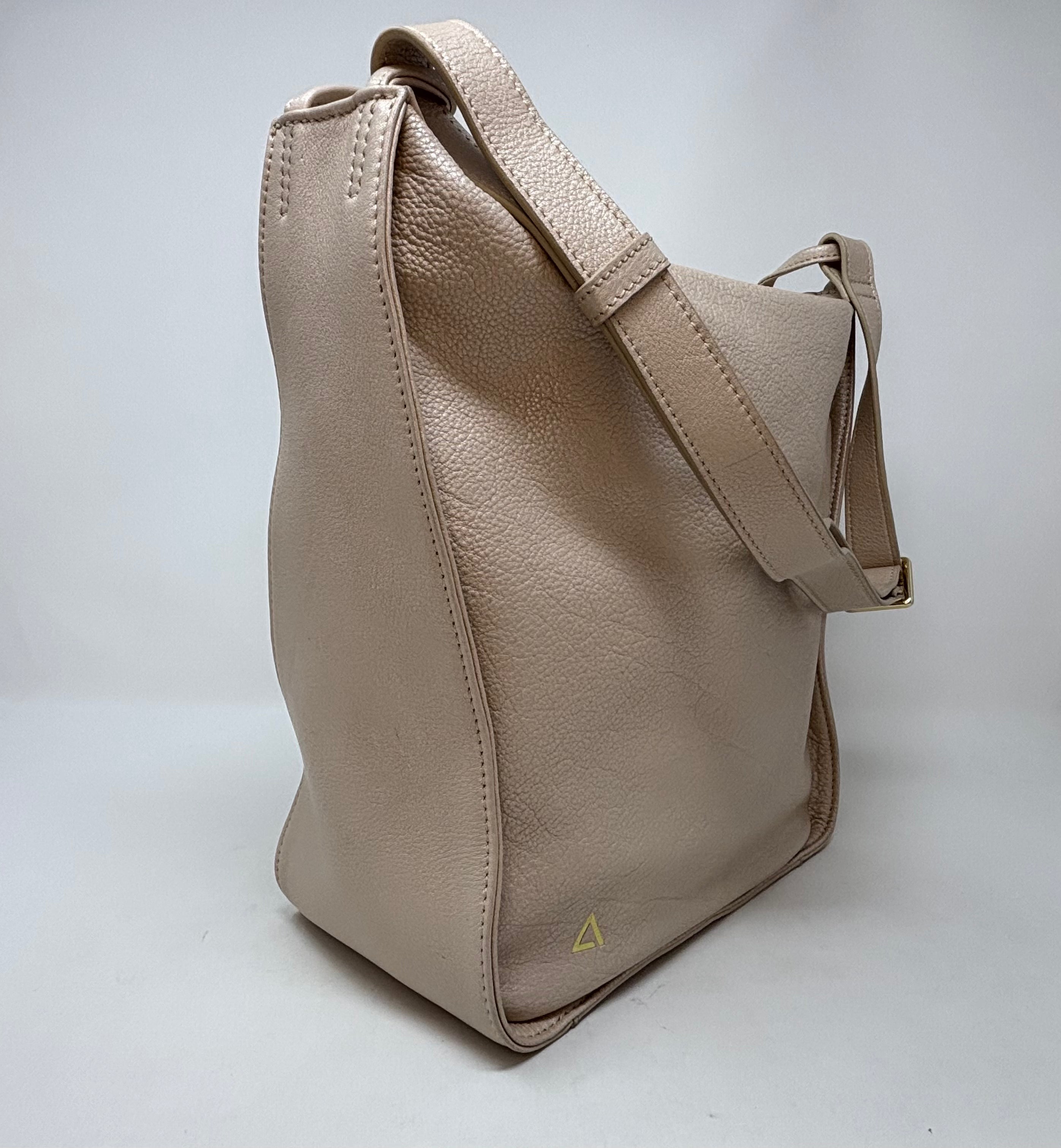 sac à main souple en bandoulière, champagne | Julie