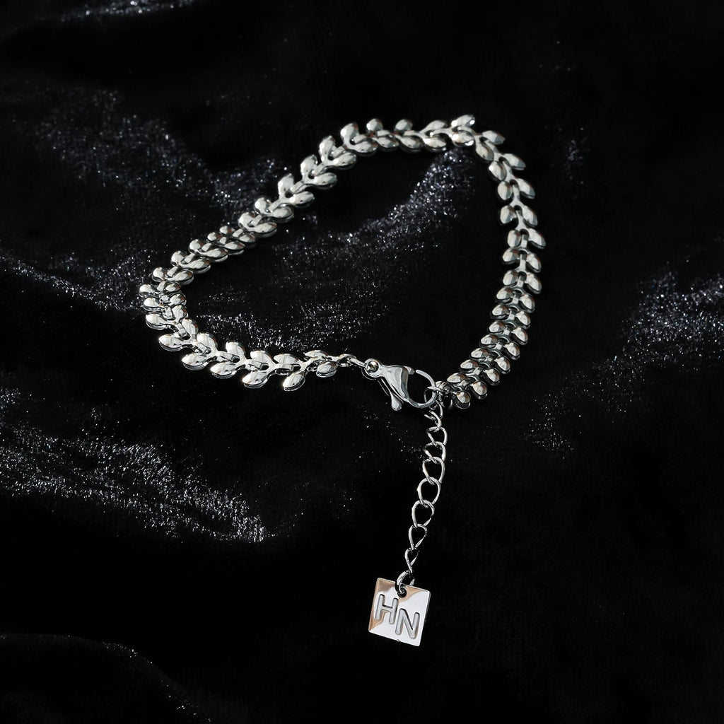 MAGDA Silver (White Gold): Leafy Patterned Bold Bracelet