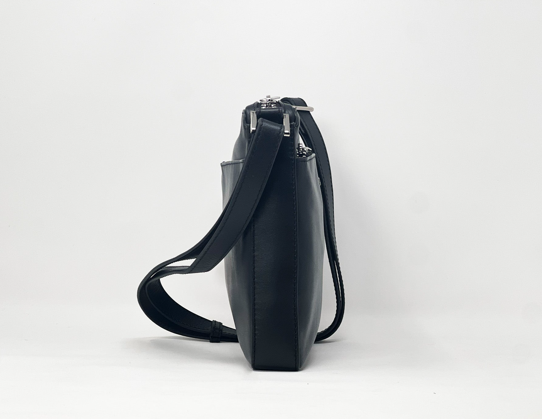 Sac à bandoulière en cuir noir | Gisèle petit - PRÉCOMMANDE