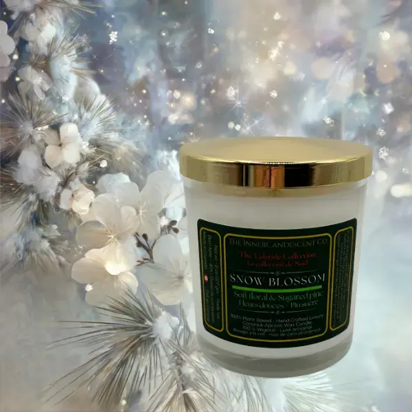 SNOW BLOSSOM | Soft floral winter luxury coconut apricot wax candle